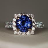 Beautiful! 14 kt W/G Ceylon Sapphire 2.50 ct & Diamond Ring GLI