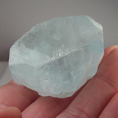 HugeTerminated Aquamarine Crystal Pakistan 400 ct  Litnon.com