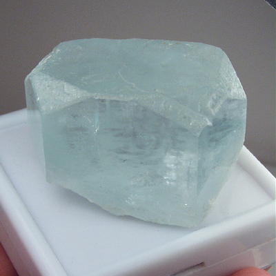 HugeTerminated Aquamarine Crystal Pakistan 400 ct  Litnon.com