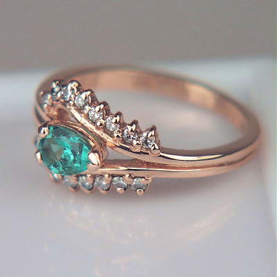 Pretty Colombian Emerald Diamond 14 kt Ring  Litnon.com