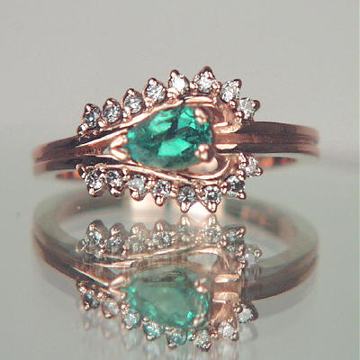 Pretty Colombian Emerald Diamond 14 kt Ring  Litnon.com