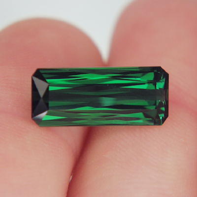 Color Scissors Cut Green Tourmaline Namibia 7.87ct  Litnon.com