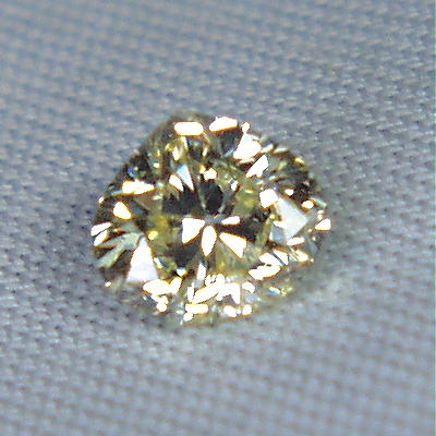 GIA Certified Natural Light Yellow Diamond 0.53ct.  Litnon.com