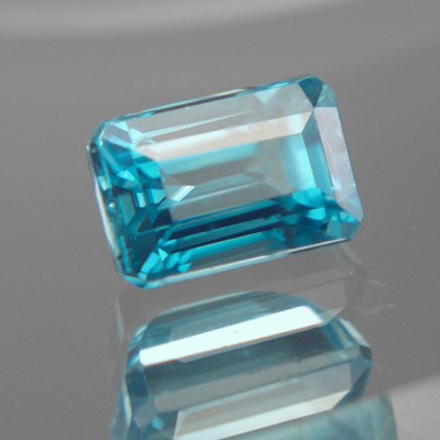 Special Cut And Color Blue Zircon 4.21 ct Litnon.com