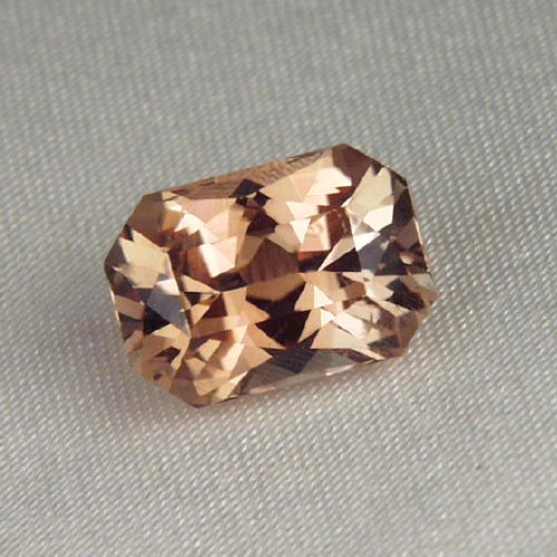 Ultra Rare Top Cut Russian Precious Topaz 4.66 ct  Litnon.com