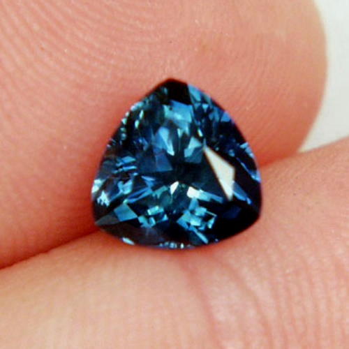 Rare Cut and Quality Untreated Blue Sapphire 2.90ct  Litnon.com