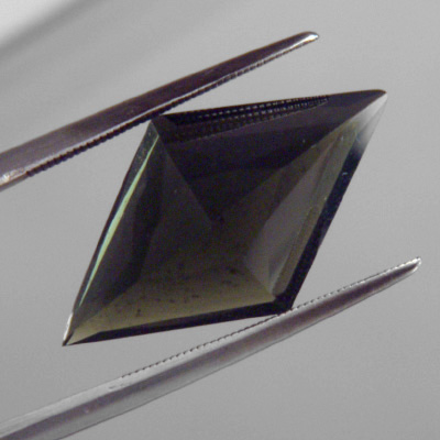 Rare Radioactive Ekanite 9.11 cts  Litnon.com