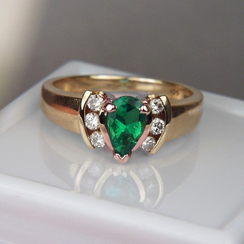 Super Color High Gem Grade Emerald and Diamond Ring  Litnon.com