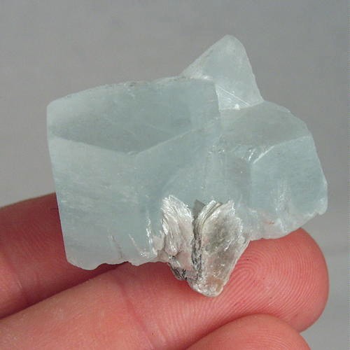 Terminated Aquamarine Beryl Crystal Specimen Pakistan  Litnon.com