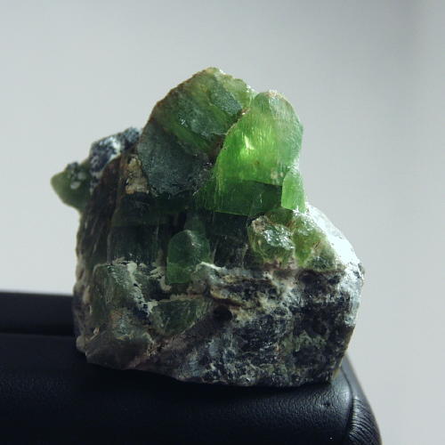 NR Fine Peridot Crystal Mineral Specimen Pakistan  Litnon.com