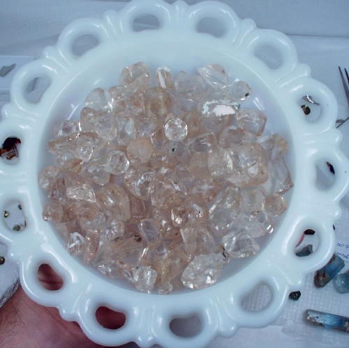 Pakistan Peach Topaz Facet Rough 1950 Carats  Litnon.com