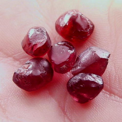 Quality Rhodolite Garnet Facet Rough Tanzania  Litnon.com