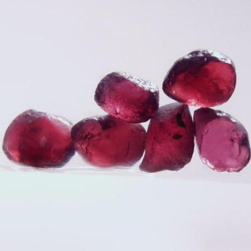 Quality Rhodolite Garnet Facet Rough Tanzania  Litnon.com