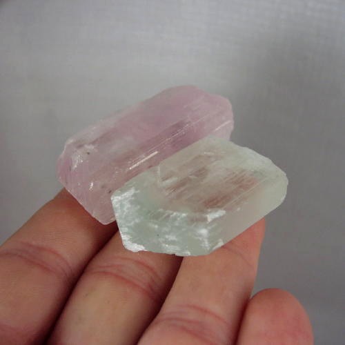 Spodumene Kunzite Specimen Crystals 325 ct  Litnon.com