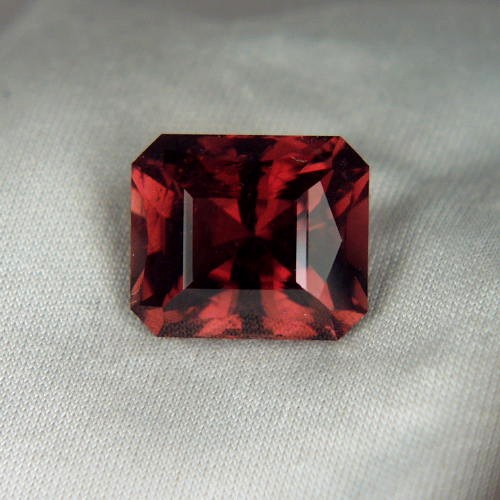 Top USA Cut Cranberry Red Tourmaline Nigeria 9.10ct  Litnon.com