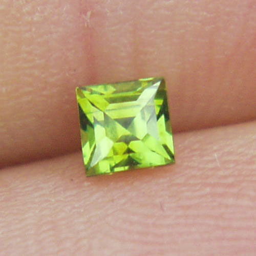 Rare Old Mine Russian Demantoid Garnet  Litnon.com