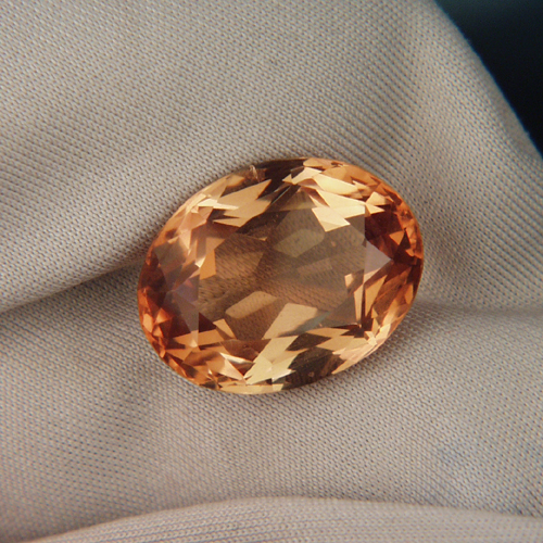 Ultra Rare Russian Imperial Topaz 16 ct  Litnon.com