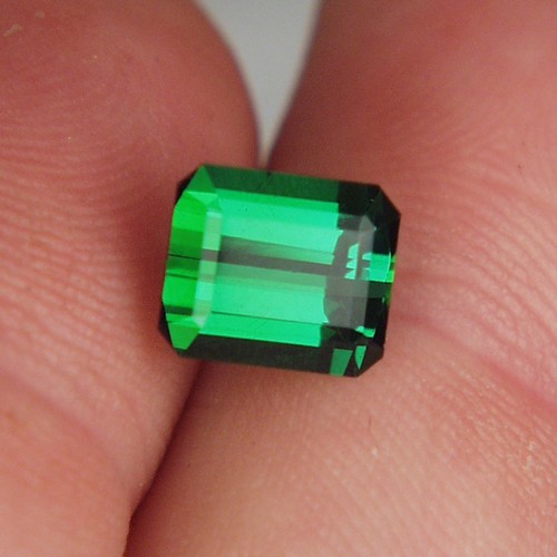 Fine Color Bright Green Tourmaline Afghanistan  Litnon.com