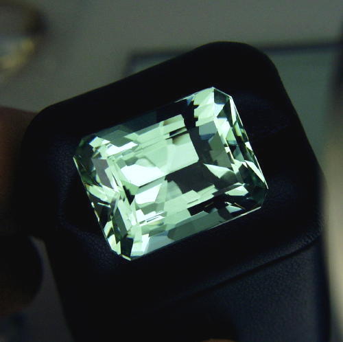 Top Cut Big and Bright Golden Beryl 8.80 ct  Litnon.com