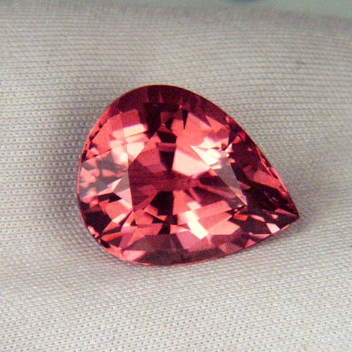 Big and Clean Red - Pink African Tourmaline 9.35 ct  Litnon.com