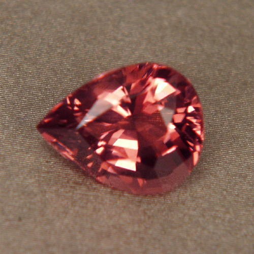Big and Clean Red - Pink African Tourmaline 9.35 ct  Litnon.com