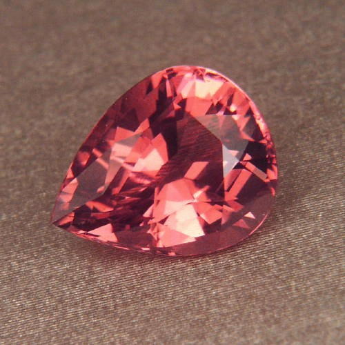 Big and Clean Red - Pink African Tourmaline 9.35 ct  Litnon.com