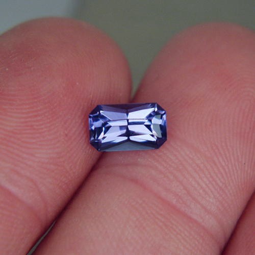 Fine Quality Top Cut and Bright Blue Purple Tanzanite  Litnon.com