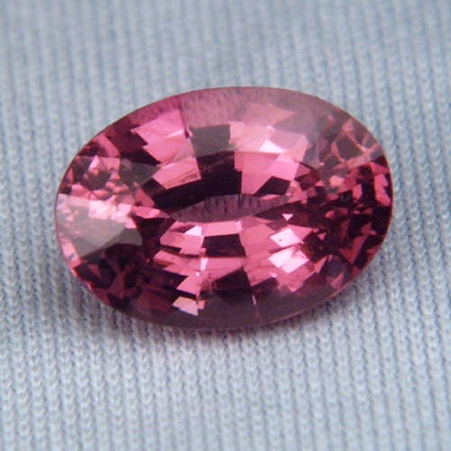 Big and Bright Pink Spinel Sri Lanka 3.36 ct  Litnon.com