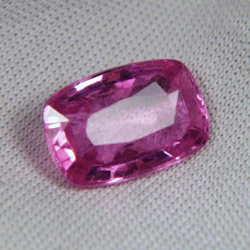 Hot Pink Natural and Untreated Ceylon Sapphire 2.0ct  Litnon.com