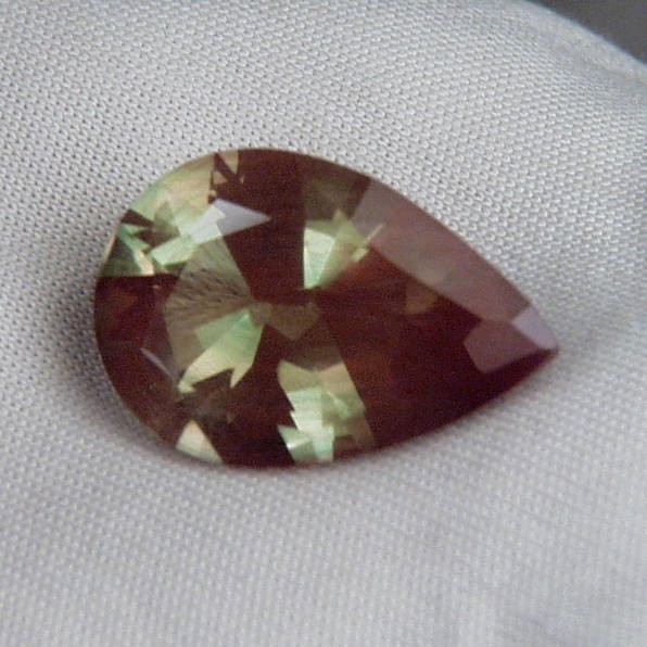 USA Cut Bi-Color Green and Red Congo Andesine 6.38ct  Litnon.com