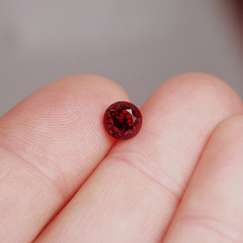 Top Cut Red Fire Crimson Color Umba River Garnet  Litnon.com