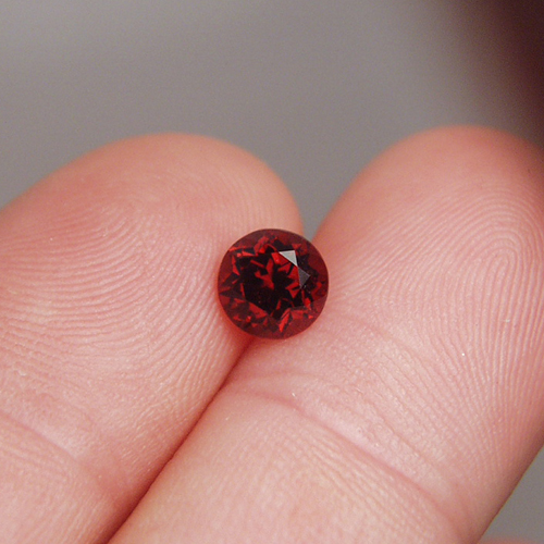 Top Cut Red Fire Crimson Color Umba River Garnet  Litnon.com