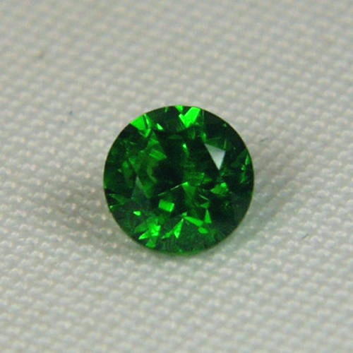 Top Gem Emerald Green Russian Demantoid Garnet  Litnon.com