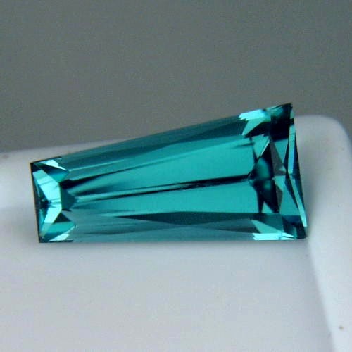 Neon Blue Color Top Cut Oyo Tourmaline 2.22 ct  Litnon.com