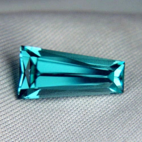 Neon Blue Color Top Cut Oyo Tourmaline 2.22 ct  Litnon.com