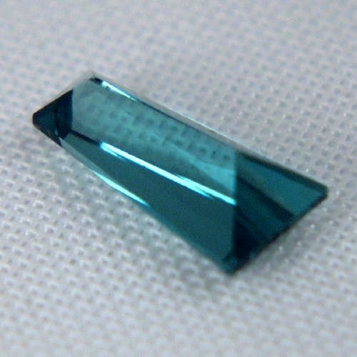 Neon Blue Color Top Cut Oyo Tourmaline 2.22 ct  Litnon.com