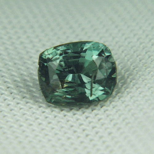 Russian Alexandrite Strong Color Change and VS Clean  Litnon.com