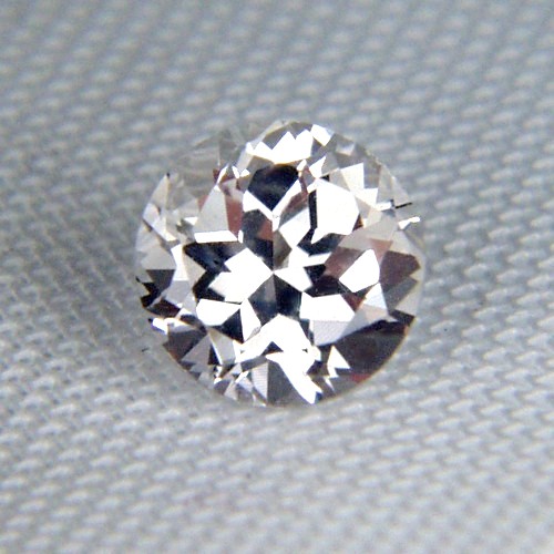 Special Quality and Cut White Ceylon Sapphire  Litnon.com