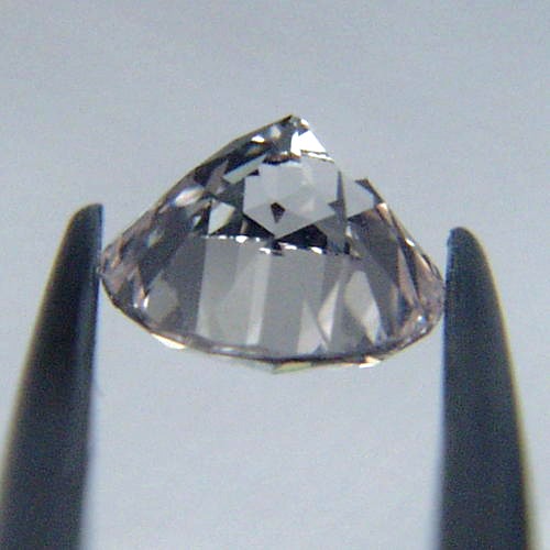 Special Quality and Cut White Ceylon Sapphire  Litnon.com