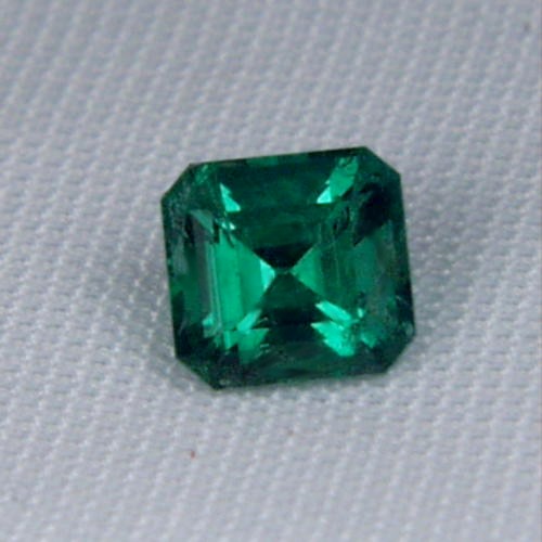 Bright and Rich Color Untreated Zambian Emerald  Litnon.com