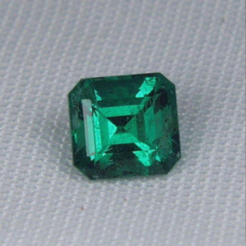 Bright and Rich Color Untreated Zambian Emerald  Litnon.com