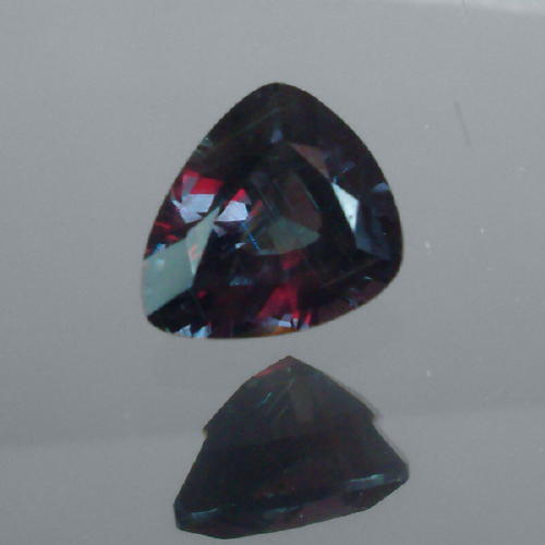 Rare Color Change Garnet Sri Lanka 0.75 ct  Litnon.com
