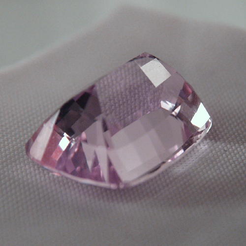 Top Cut Bright Rich Pink Kunzite Brazil 39.14 ct  Litnon.com
