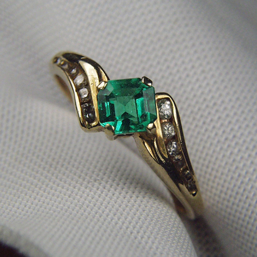 Super Color High Gem Grade Emerald and Diamond Ring  Litnon.com