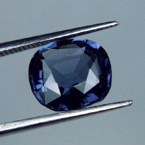 Bright and Blue Natural Ceylon Sapphire 2.10 ct  Litnon.com