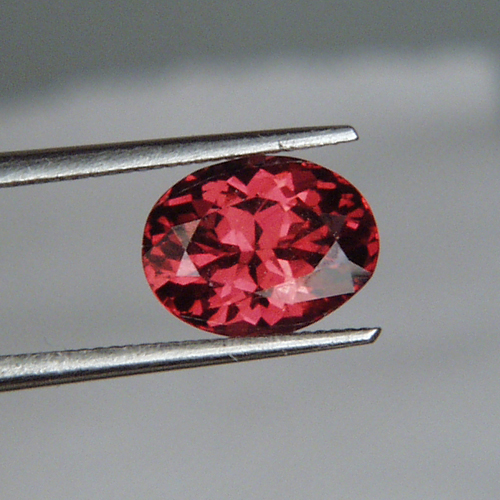 Top Cut Morogoro Color Shift Garnet Tanzania  Litnon.com