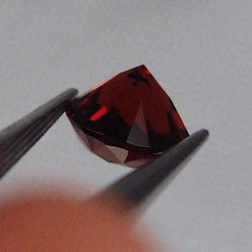 Top Cut Red Fire Crimson Color Umba River Garnet  Litnon.com