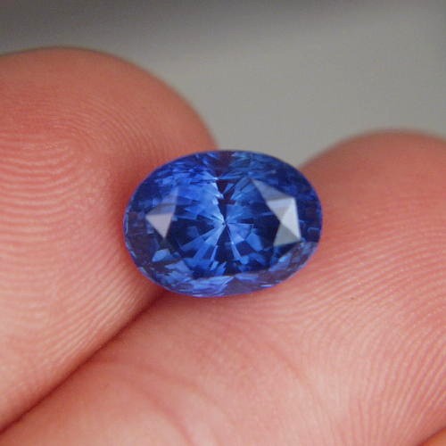 Big and Clean Royal Blue Natural Ceylon Sapphire 4.83ct  Litnon.com
