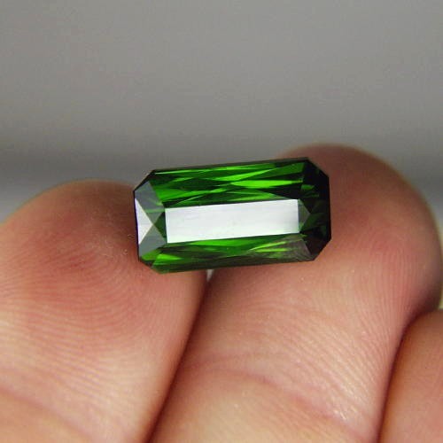 Color Scissors Cut Green Tourmaline Namibia 7.65ct  Litnon.com
