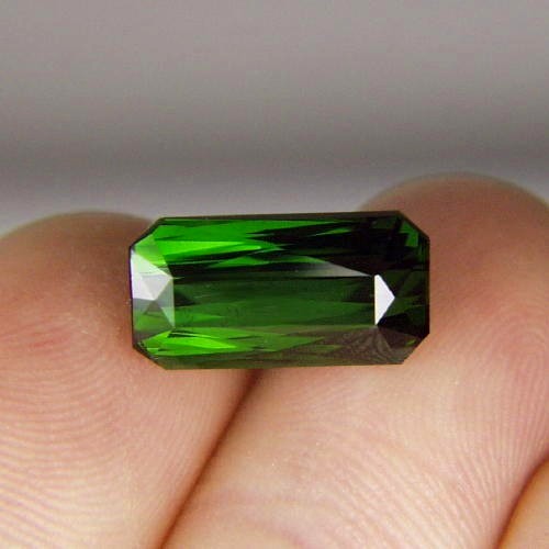 Color Scissors Cut Green Tourmaline Namibia 7.65ct  Litnon.com